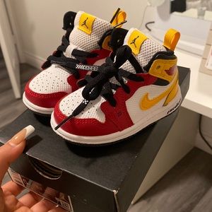 Toddler Jordan 1 Mids size 5